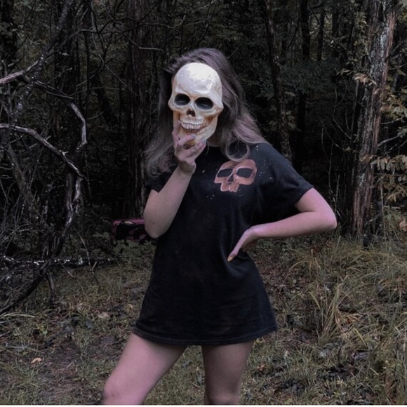 Skull bleach dyed tee💀 - Picture 1 of 3